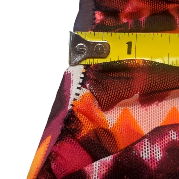 La Blanca 1 Pc Swimsuit Safari Print w/ Shirred Mesh Overlay Sz 10 - Picture 12 of 14